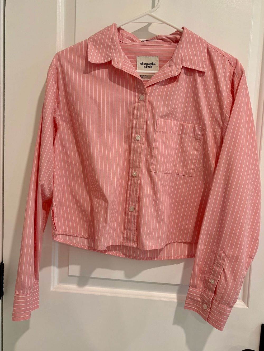 🌸Abercrombie & Fitch Pink Button down Shirt🌸